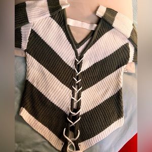 S Army Green/ White Knitted Sweater (Braided Back) Adjustable 🌿🐚